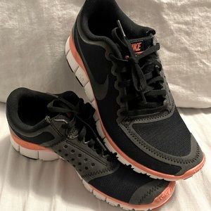 Nike free’s 5.0 size 6.5